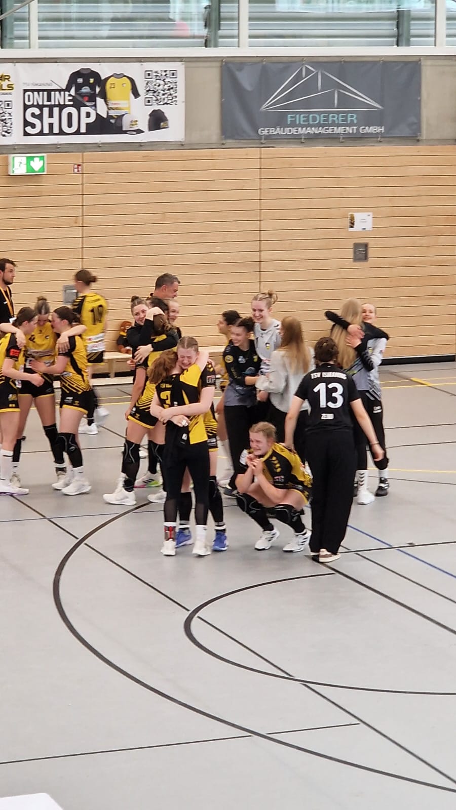 TSV Ismaning A-Jugend — Jubel nach dem Schlusspfiff